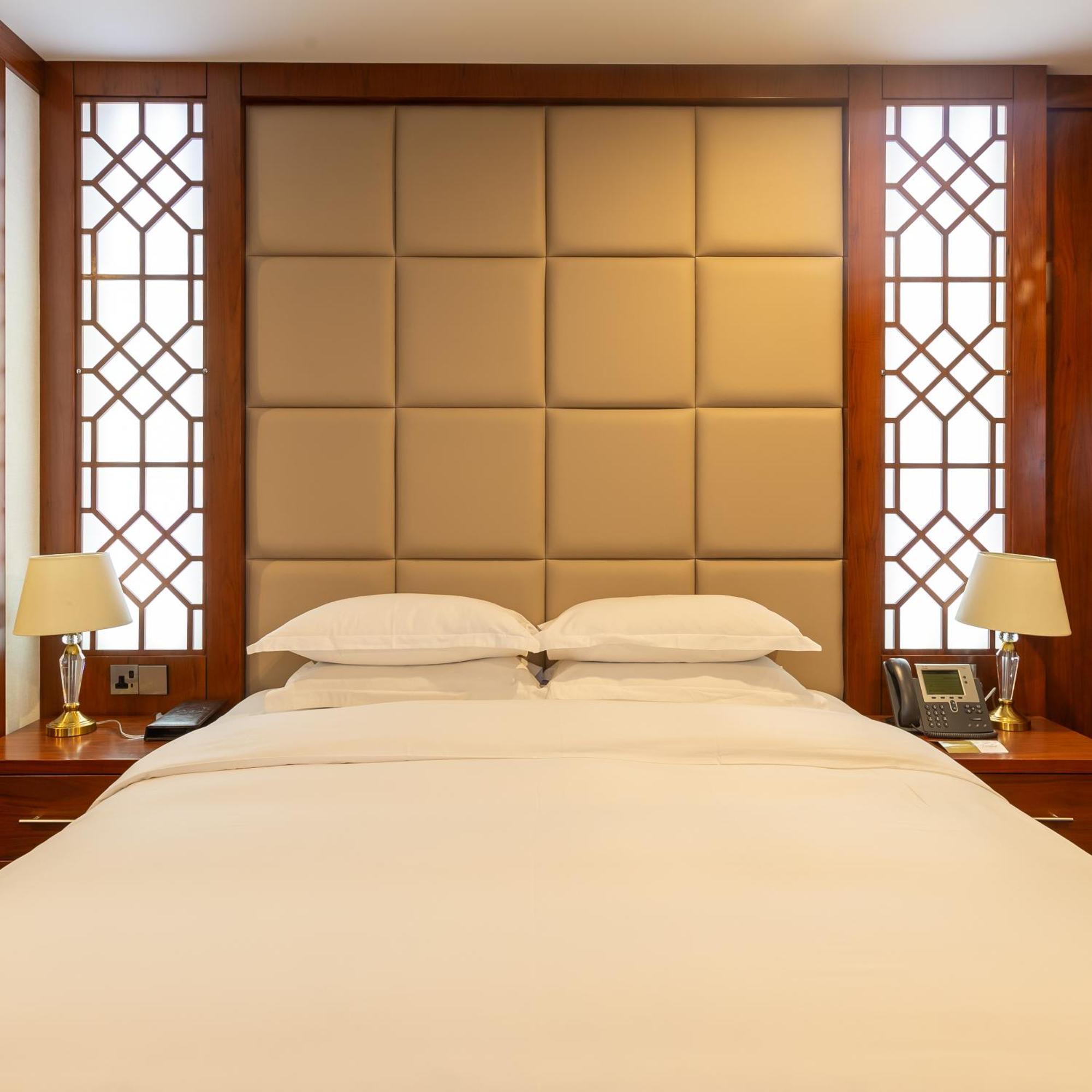 Cristal Erbil Hotel Екстериор снимка A bed