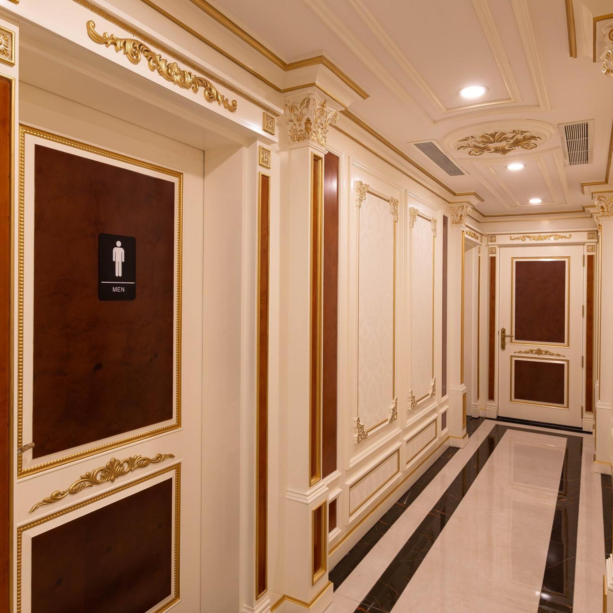 Cristal Erbil Hotel Екстериор снимка The interior of the train