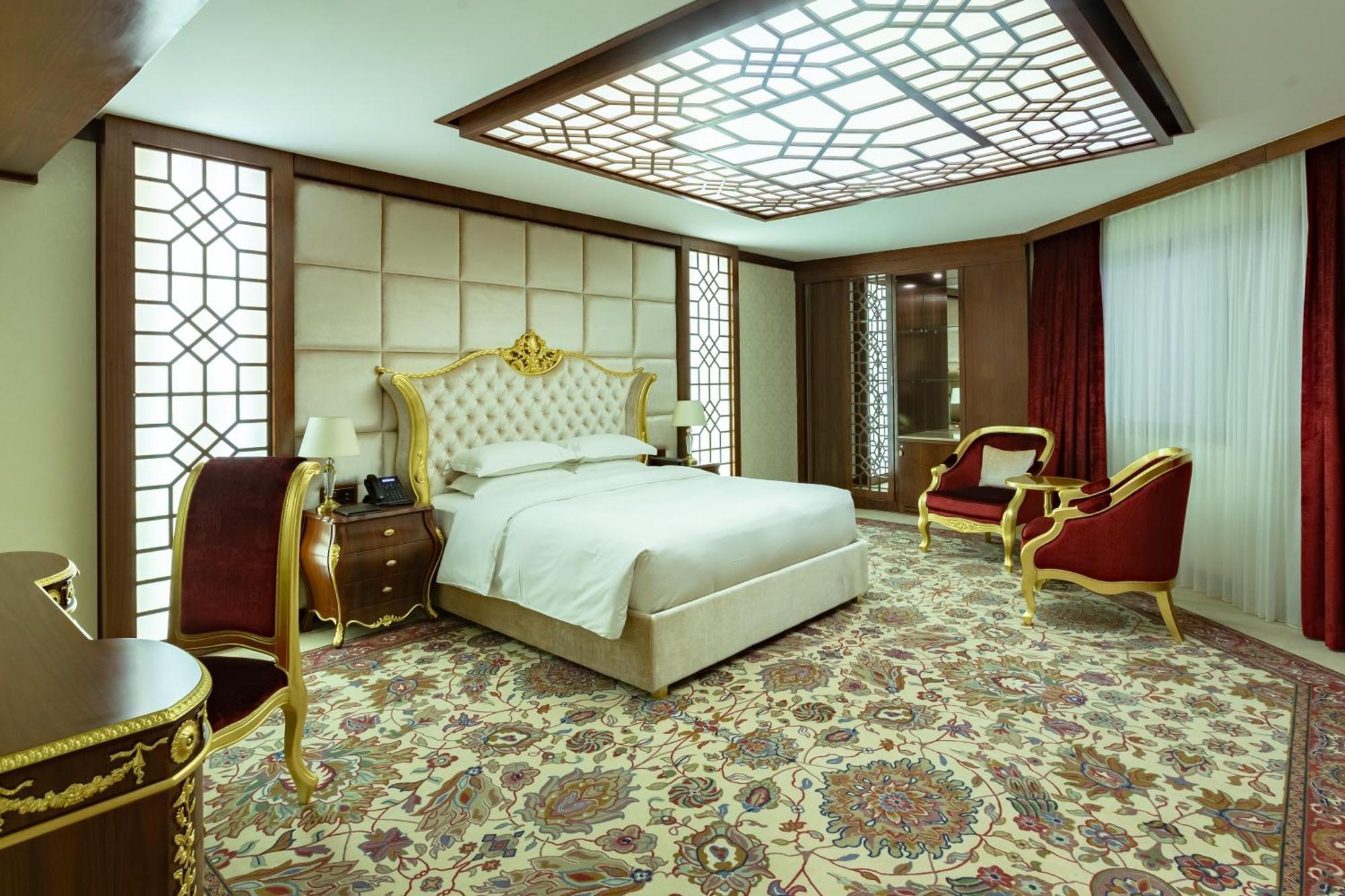 Cristal Erbil Hotel Екстериор снимка A bedroom in the hotel