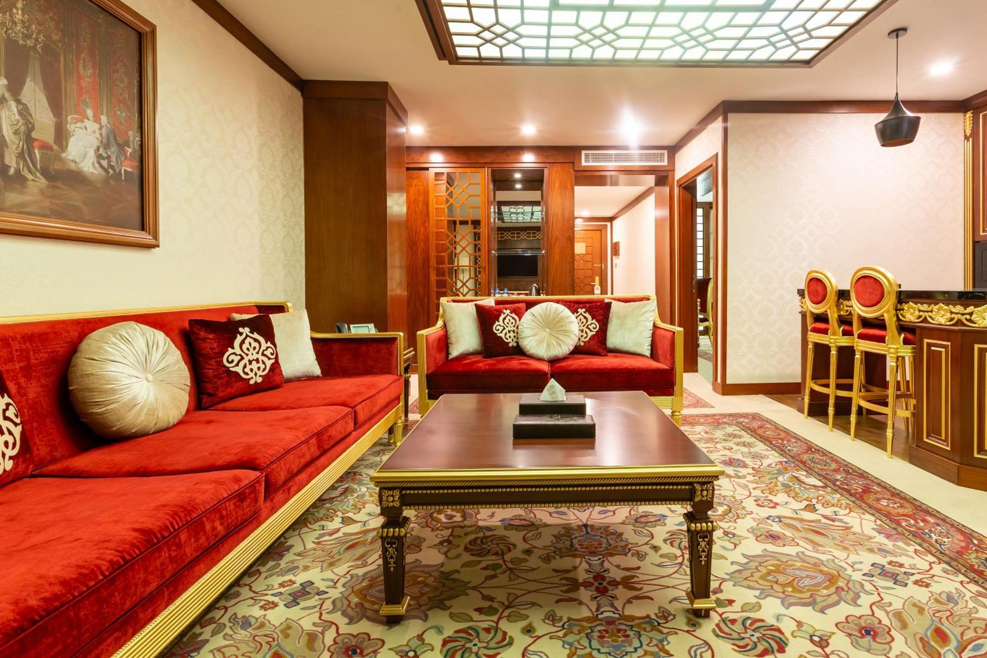Cristal Erbil Hotel Екстериор снимка A suite at the Grand Hotel